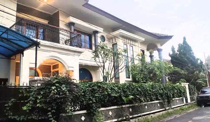 Disewakan full furnished Rumah 2 lantai mewah di Area Antapani 2 Lantai SHM Bagus