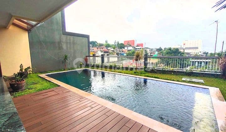 Rumah mewah di Ciumbuleuit 3 Lantai SHM Ada Kolam Renang Fully Furnished