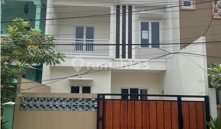 Rumah 2 Lantai Layout Ideal di Cluster Graha Raya Az-17150