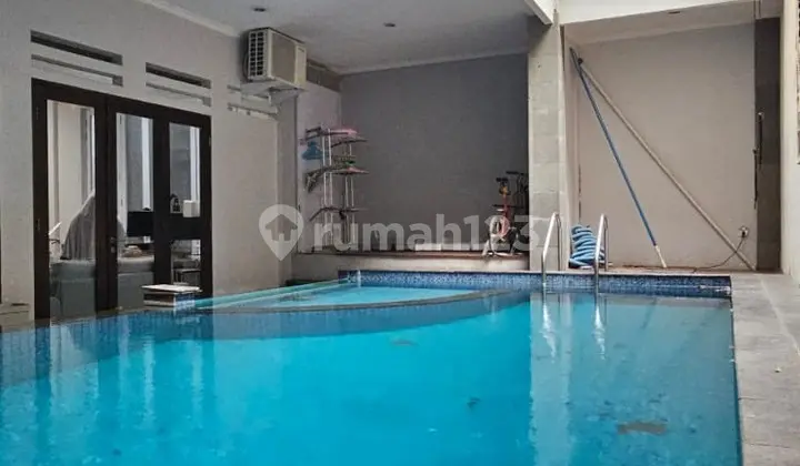 Rumah Mewah 3 Lantai Plus Swimming Pool di Senayan Bintaro Lr-17250