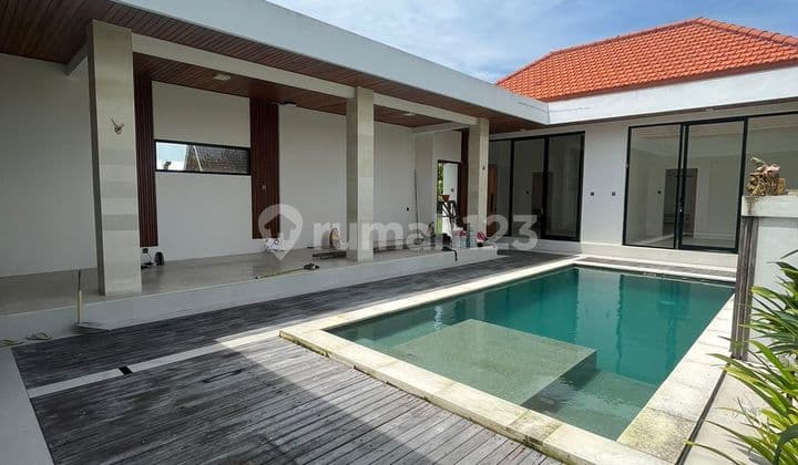 Disewakan Villa Baru Unfurnish Lokasi Strategis