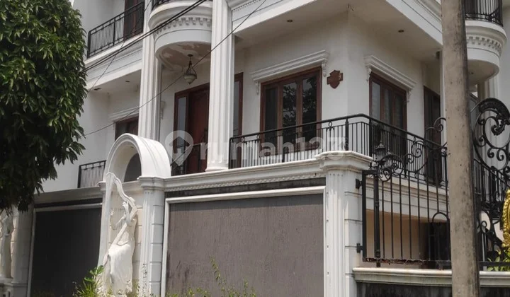 Rumah Cantik Hook Mewah Kelapa Gading Jakarta Utara