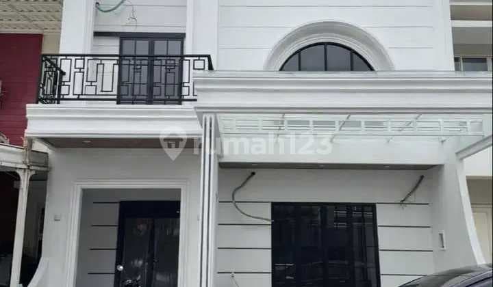 Dijual Rumah 3,5 Lantai di Golf Lake Residence Jakarta Barat