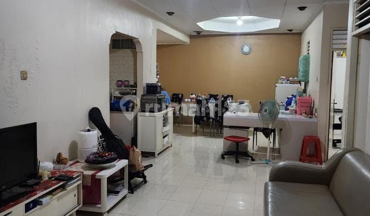 Cheap Sale, Ready-to-Occupy House in Citra 1, West Jakarta