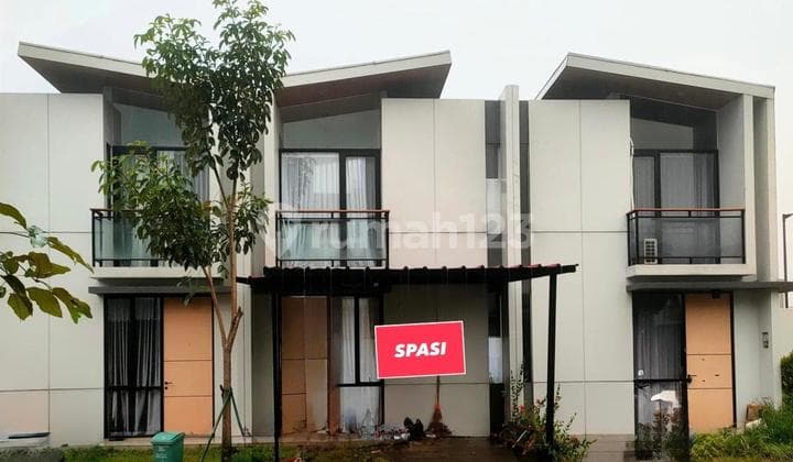 Dijual Cepat Rumah Lokasi Strategis Akses Tol Karawaci di Cendana Essence West