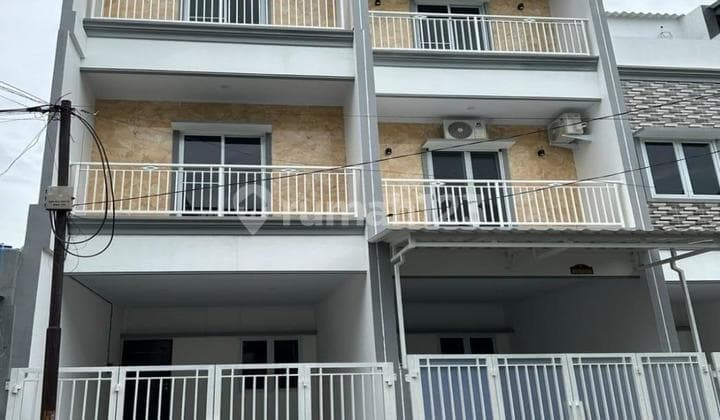 Dijual Rumah Inden Sisa 2 Unit Minimalis 3 Lantai Di Duri Kepa