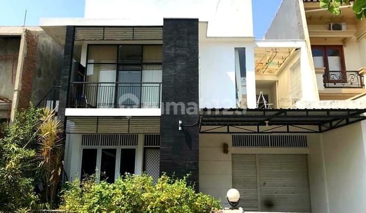 Rumah 2 Lantai Taman International Citraland Surabaya