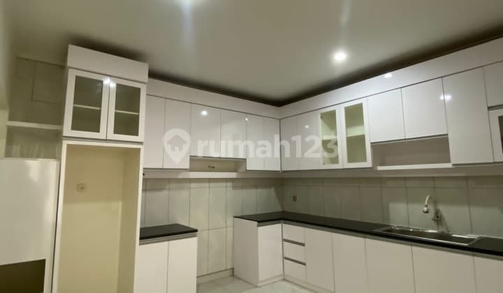 For Sale 2-Story House in Bellevue Kota Wisata Bogor 128m² 3 Bedrooms Cool Scenic East Garden Carpark S125