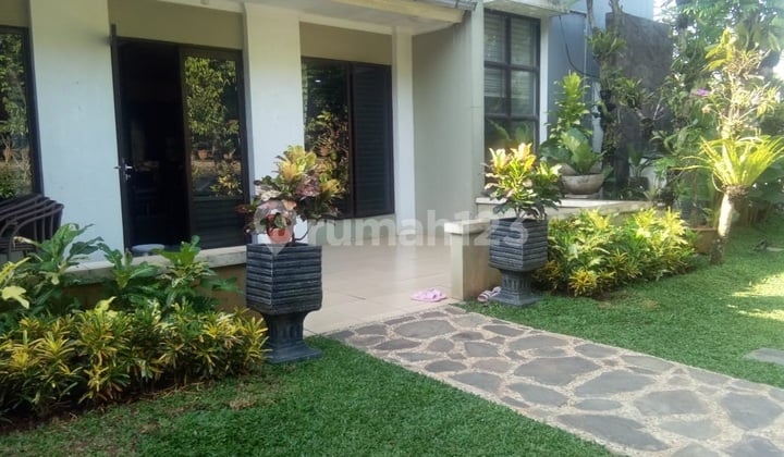 Dijual Rumah Furnish 2lt di Einstein Legenda Wisata 4br 382m2 Selatan Carpark Aman Tenang S129