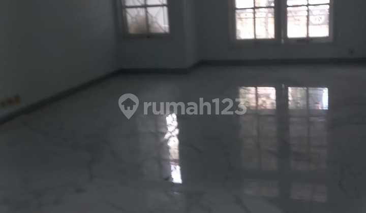 Disewakan Rumah Siap Huni Taman Palem Lestari Jakarta Barat