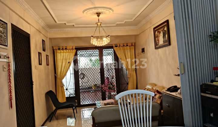 Strategic House in Taman Pegangsaan Indah, Kelapa Gading