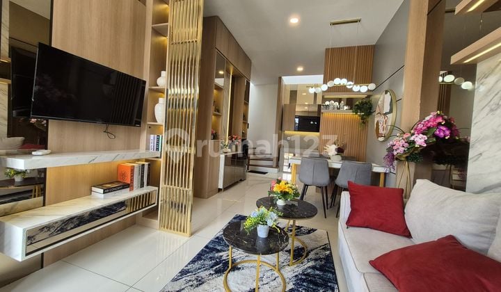 Rumah Baru Lokasi Strategis 2 LT 3 KT Purinusa Kembangan Jakbar