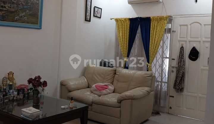 FOR SALE QUICK! Ready-to-Occupy House in Menceng, West Jakarta