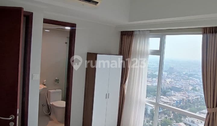 Disewakan Apartemen Green Sedayu 3 BR Furnished Dekat Bandara