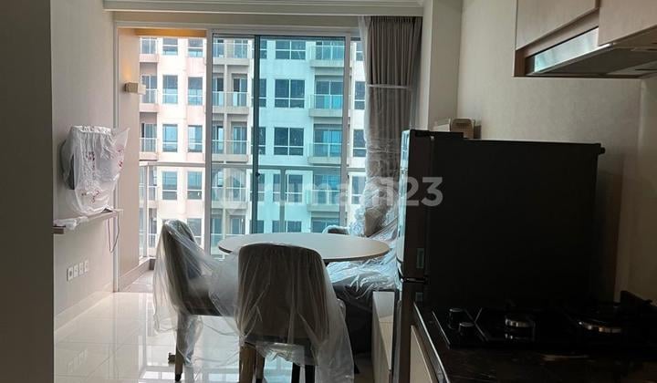 Disewakan Apartemen GREEN SEDAYU Jakarta Barat View Kolam Renang