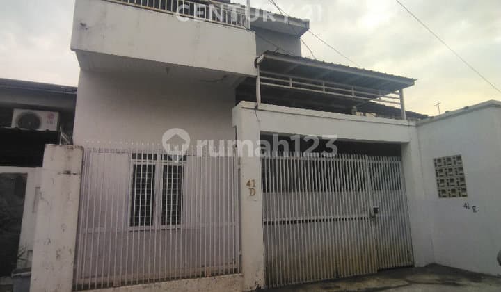 2-Story House on Jl. Faisal, Near Pettarani