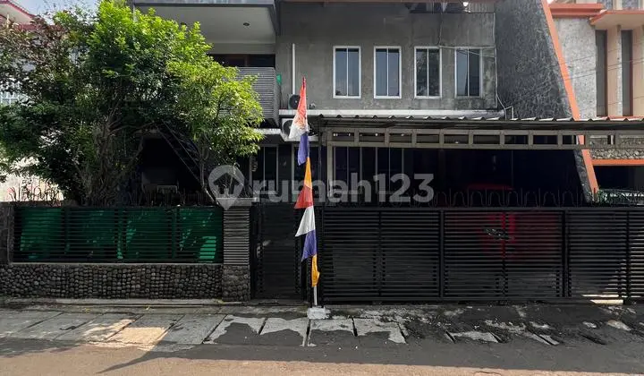 Dijual Rumah dengan Harga Termurah di Area Kebayoran Baru Jakarta Selatan