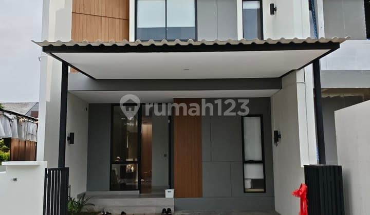 Rumah Dekat Mal Puri Lebar 6 - 2 Lantai di Bawah 2 M