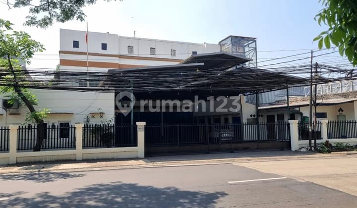 Gedung 3 Lantai Di Imam Bonjol Karawaci.