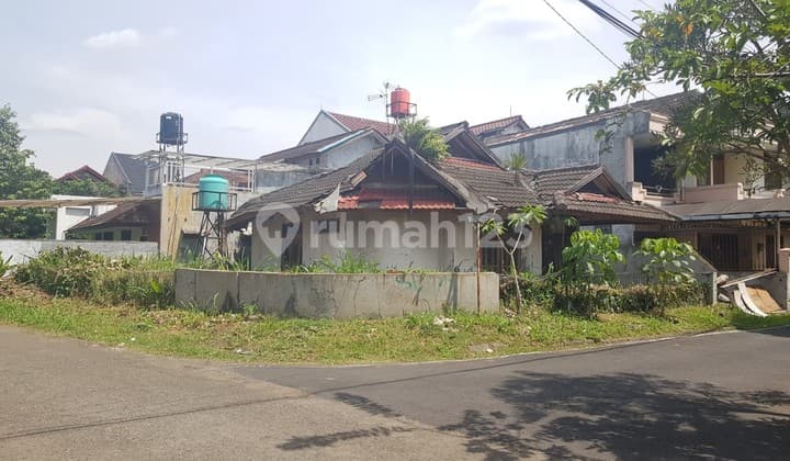Rumah Hoek Hitung Tanah di Pratista Antapani