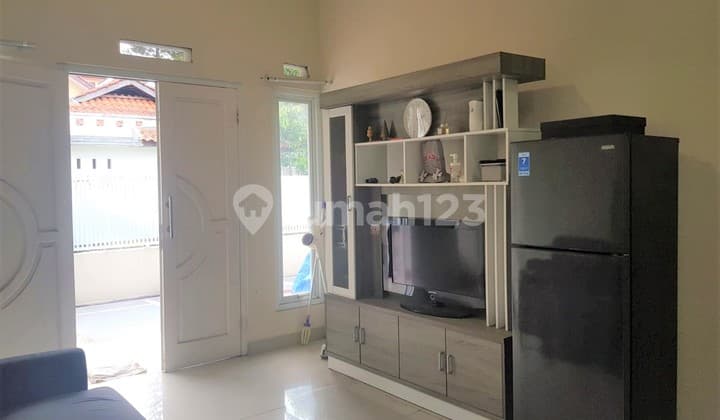 Rumah Hoek Dekat Terminal Antapani Bandung