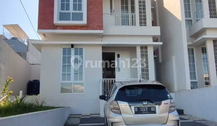 Dijual Rumah Modern Classic di Sariwangi Atas Ciwaruga