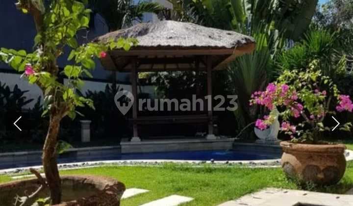 Disewakan Villa Luas dan Mewah di Taman Mumbul Nusa Dua, Jimbaran.