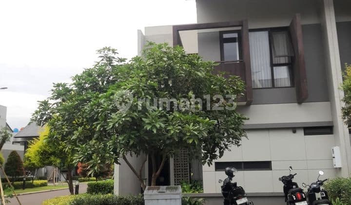 Jarang Ada ‼️ Rumah Hoek Eksklusif di Summarecon Bandung