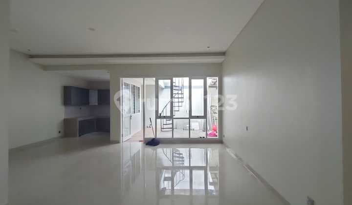 For Sale House Taman Holis Indah 1 Block C
