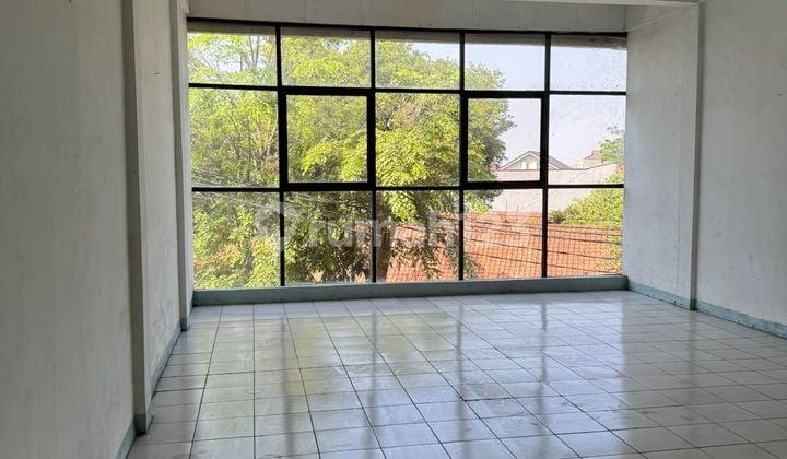 For Sale, Extremely Strategic Shop House at Setrasari Mall