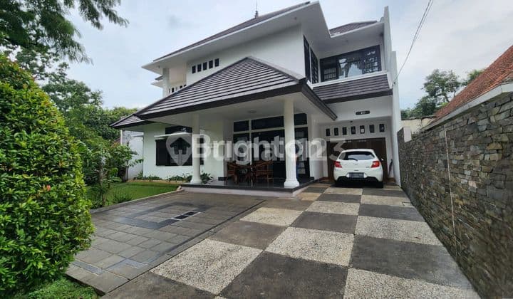 Rumah Mewah Full Furnish, Sangat Strategis Memiliki Nilai Bisnis Yg Tinggi di Sayap Jalan Riau Bandung