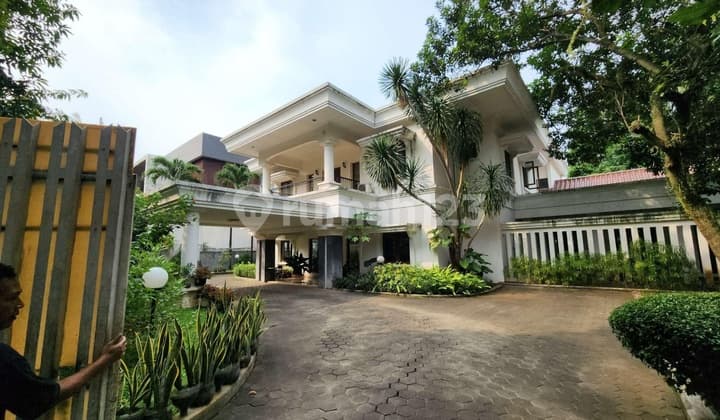 Dijual Rumah Mewah Sriwijaya Kebayoran Baru Jakarta Selatan - LT 1.400 M², Lokasi Premium