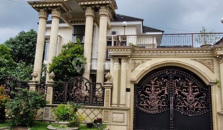 Rumah Mewah Strategis