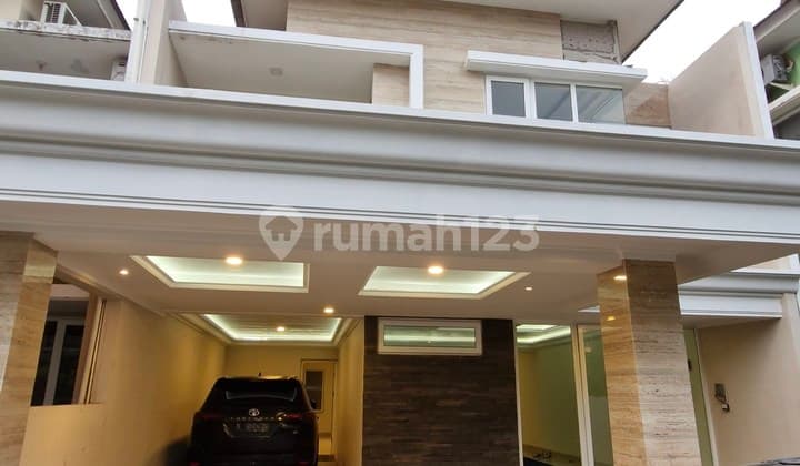 American Style House For Sale in Springhill Garden Housing Complex, Jl. Yos Sudarso, Mangliawan, Pakis, Malang, East Java, Indonesia, 65154, Malang City with Good SHM (Certificate of Ownership)