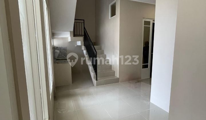 Dijual Cepat Rumah Kos Aktif 2 Lantai di Dinoyo - 200 Meter dari UNISMA