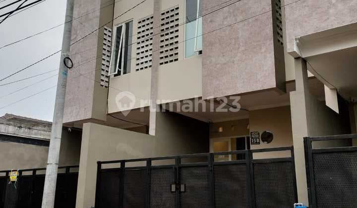 Kos Putri Strategis di Jalan Tata Surya Malang - Full Penghuni, Siap Lanjut Usaha!