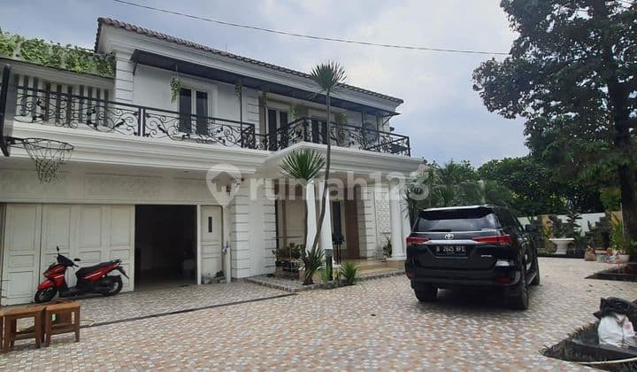 Rumah Nan Cantik Ini Sangat Anggun, Elegan Dan Mewah.