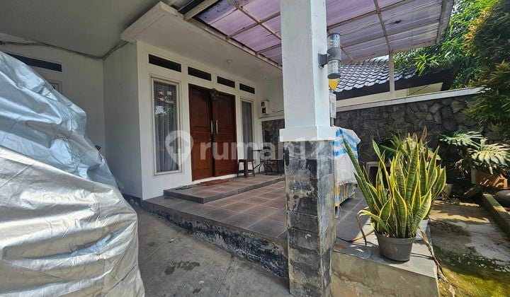 Rumah Cantik Harga Bagus Dekat Pintu Tol Komplek Cinere
