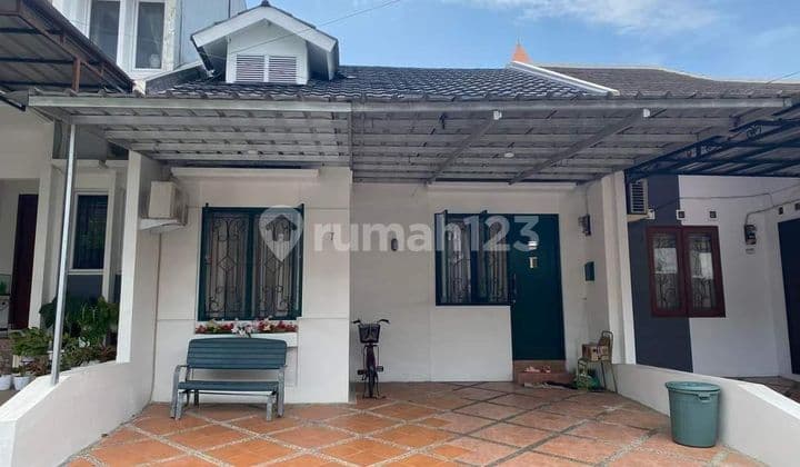 Rumah mungil sangat bagus dalam cluster dekat pintu tol brigif