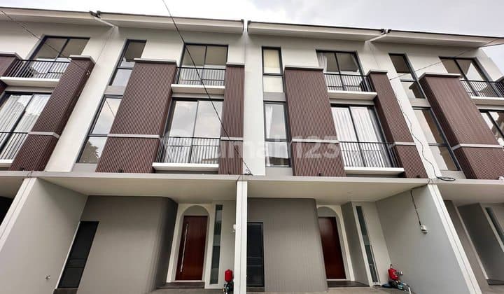 Rumah Brand New Lebak Bulus Jakarta Selatan
