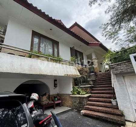 Rumah Lokasi Terbaik dan Siap Huni Villa Cinere Mas.