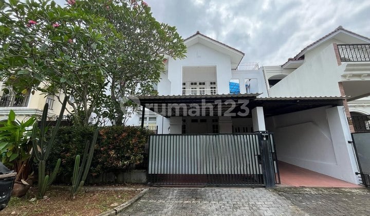 Rumah mewah di komplek elit, asri & super nyaman