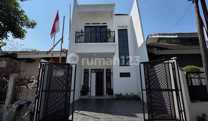 Rumah Baru Layout Bagus di Komplek Megapolitan Cinere
