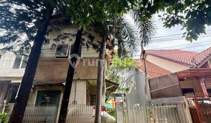 Rumah Tua Hitung Tanah di Cireundeu