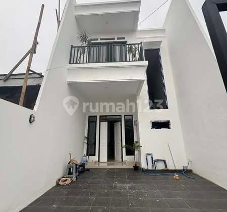 Megapolitan Cinere Complex House Near Cinere Toll Gate