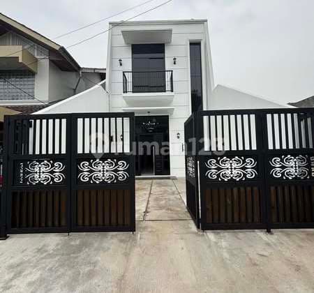 Rumah Klasik Eropa Rasa Istana di Cinere! Mungil, Mewah, dan Megah