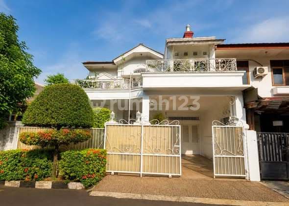 Very Beautiful House in Beji Complex Depok, Close to Margonda and UI