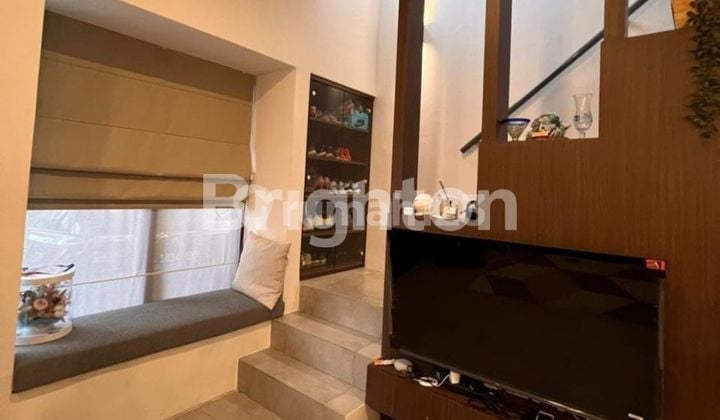Rumah 2 Lantai Fully Furnished Dekat Gerbang Tol BSD