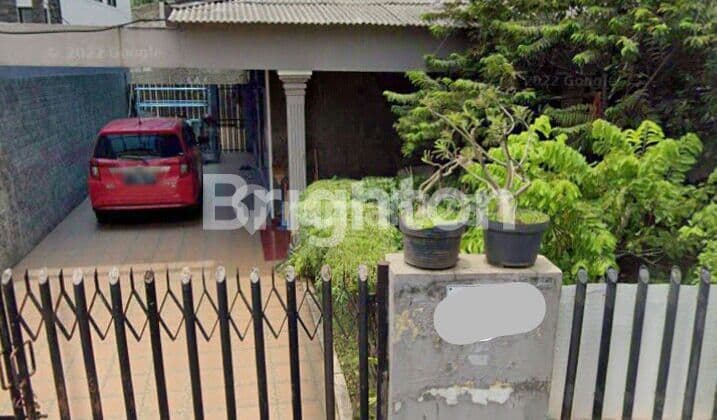 RUMAH ASRI TERAWAT DI PASAR MINGGU
