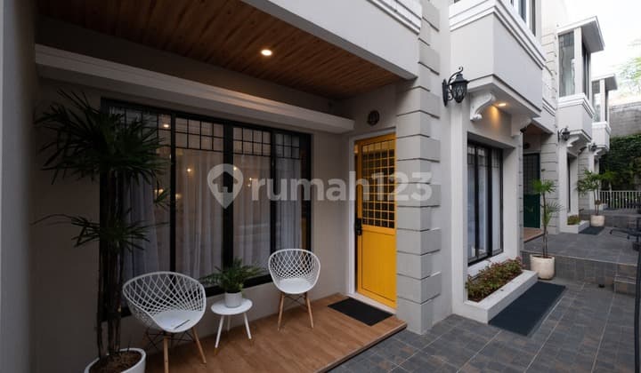 Exclusive New Home Perfect for Young Couples in Setraduta Bandung